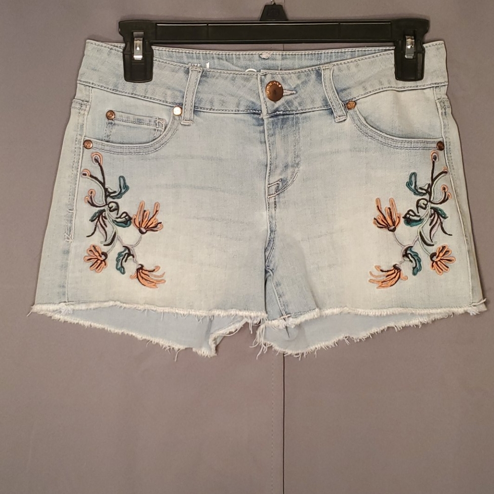 Whitewashed Jean Shorts